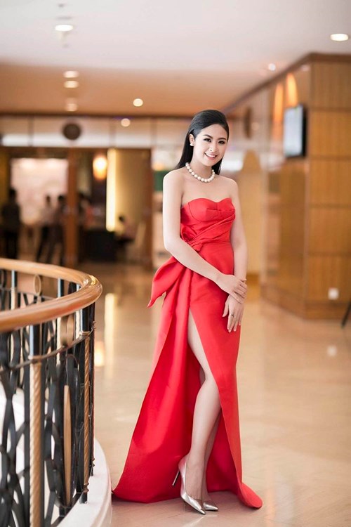Sau khi giành vương miện hoa hậu, Ngọc Hân đã tham gia nhiều hoạt động từ thiện. Cô được đánh giá cao nhờ sự thân thiện, cởi mở với mọi người.
