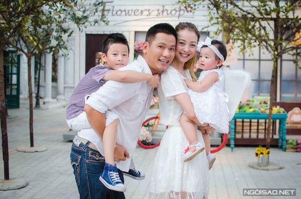 Sau đó Đức Hải đã tốt nghiệp đại học bằng kỹ sư điện tử viễn thông và tiếp tục sang Mỹ để lấy bằng Quản trị 13Win22 com hiện đang mở tại Đại học Georgetown, Washington, DC.