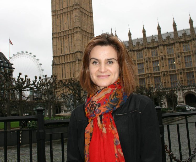 Một ''ng&ocirc;i sao'' đang l&ecirc;n tr&ecirc;n ch&iacute;nh trường Anh, nữ nghị sĩ 41 tuổi Jo Cox