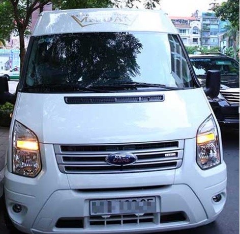 Ngoài xe có in logo thương hiệu của Mr. Đàm.