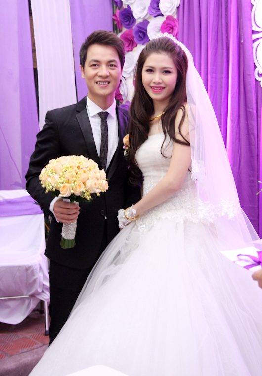 Theo cựu hot boy Hà thành, từ thời yêu nhau, hot girl xinh đẹp này đã được lòng cả Đăng ký và nhận 60K 24 bao lì xì miễn phí mỗi ngày của nam ca sĩ.