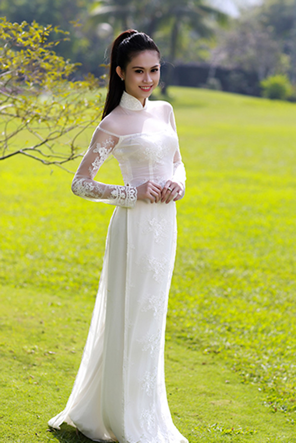  Khán giả thì ồ lên cười. Cuối cùng, một thành viên khác phải nhắc lại câu hỏi thì thí sinh mới trả lời được. 