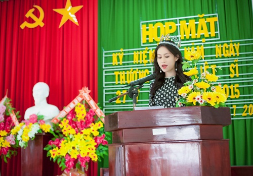 Triều Thu sinh năm 1990, cao 1,72 m, nặng 46kg
