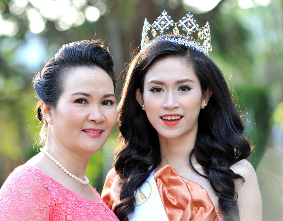 Trong suốt thời gian diễn ra cuộc thi, Triều Thu luôn giành được sự chú ý với ngoại hình thanh thoát, dịu dàng với khuôn mặt thanh tú và làn da trắng sứ
