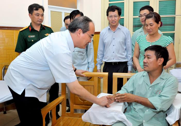 &Ocirc;ng Nguyễn Thiện Nh&acirc;n thăm phi c&ocirc;ng Nguyễn Hữu Cường l&agrave; một trong những tin tức thời sự nổi bật 24h qua  
