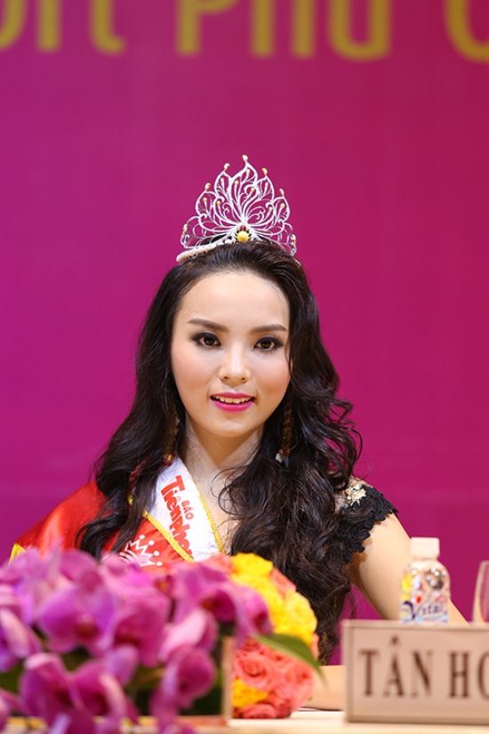Cách trang điểm khiến cô trông già, lộ khuyết điểm hai mắt xa nhau
