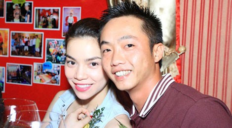 Những tin đồn được đẩy lên cao hơn khi nghi án tình cảm giữa Cường Đô La và cựu người mẫu Hoàng Yến nổ ra.