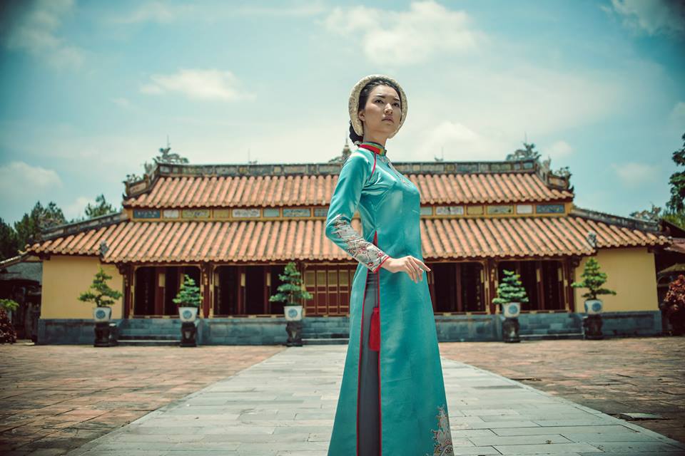 Đặc biệt, vẻ dịu dàng trong khí chất cũng như sự thanh thoát mà cô tỏa ra khiến nhiều người phải trầm trồ.