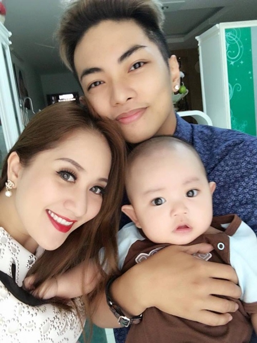 Phan Hiển – Khánh Thi đang là một trong số những “cặp đôi vàng” của showbiz Việt. Phan Hiển – Khánh Thi đang là một trong số những “cặp đôi vàng” của showbiz Việt.