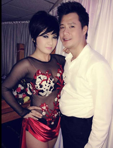 Hai năm trước, người hâm mộ bất ngờ khi cặp đôi tuyên bố ly hôn.