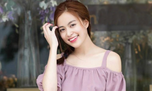 Nhiều người đẹp thích khoe khoang những hàng hiệu đắt tiền sang chảnh riêng Hoàng Thùy Linh lại khác. Nhiều người đẹp thích khoe khoang những hàng hiệu đắt tiền sang chảnh riêng Hoàng Thùy Linh lại khác.