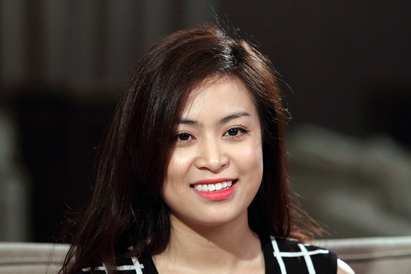 Nhờ thế, mọi người chú ý tới nét đẹp trên cơ thể Hoàng Thùy Linh nhiều hơn là chiều cao. Nhờ thế, mọi người chú ý tới nét đẹp trên cơ thể Hoàng Thùy Linh nhiều hơn là chiều cao.