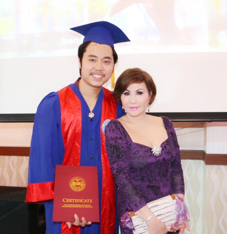 Nếu Hoàng Việt dù lọt top 5 Siêu mẫu Việt Nam 2011 nhưng cái tên vẫn còn lạ trong làng thời trang Việt, thì ngược lại, Yvonne Thúy Hoàng khi đó đã nổi tiếng là một triệu phú ngành 13Win15 com - Thương hiệu nhà cái uy tín thời trang ở Hollywood, và là thành viên CLB Top 500 triệu phú Mỹ. Nếu Hoàng Việt dù lọt top 5 Siêu mẫu Việt Nam 2011 nhưng cái tên vẫn còn lạ trong làng thời trang Việt, thì ngược lại, Yvonne Thúy Hoàng khi đó đã nổi tiếng là một triệu phú ngành 13Win15 com - Thương hiệu nhà cái uy tín thời trang ở Hollywood, và là thành viên CLB Top 500 triệu phú Mỹ.
