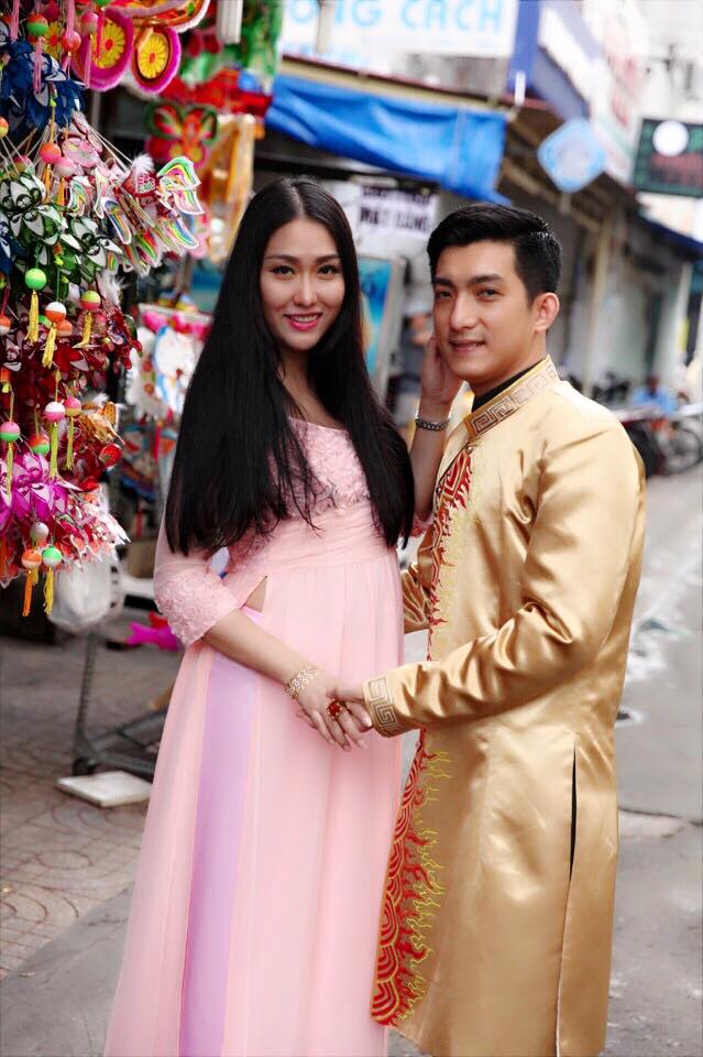  Như vụ việc Nguyễn Bảo Duy phải chặt ngón tay để chứng minh tình cảm với vợ hay Phi Thanh Vân liên tiếp khoe vàng khiến dư luận xôn xao.