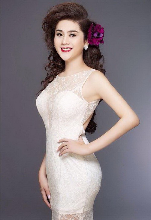Sau đó, Lâm Chi Khanh đã thẳng thắn trả lời rằng đám hỏi của cô sẽ bị hoãn lại và bạn trai Việt kiều sẽ không về Việt Nam. 