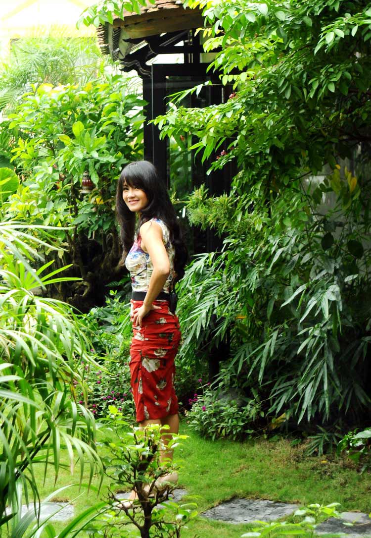 Hơn thế, anh còn là người hiểu biết và có kiến thức sâu rộng. Đó cũng chính là những nguyên nhân khiến chị phải lòng anh chàng 'phi công' này.
