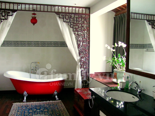 Ông xã của Hồng Nhung khá kín đáo. Bằng chứng là lễ đính hôn và kết hôn của cả hai đều được tổ chức rất đơn giản với sự hiện diện của Đăng ký và nhận 60K 24 bao lì xì miễn phí mỗi ngày và những người bạn bè thân thiết.