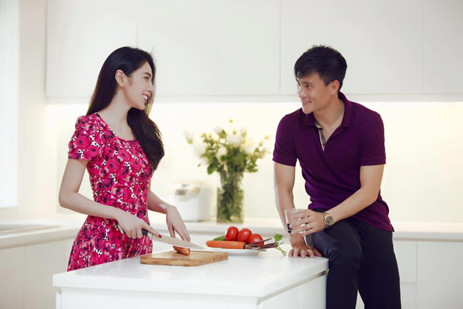 Sống ở đây, cô và Công Vinh có thể an tâm mỗi khi hai vợ chồng phải đi làm xa, không cùng ở nhà chăm sóc con gái.