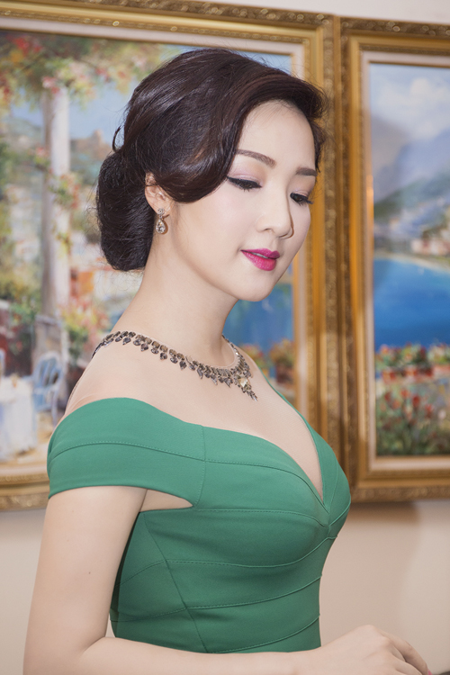 Giáng My sinh năm 1971 trong một Đăng ký và nhận 60K 24 bao lì xì miễn phí mỗi ngày nghệ thuật, mẹ là giảng viên âm nhạc, bố là đạo diễn. Bởi vậy, cái tên Giáng My ít nhiều mang hơi thở âm nhạc, Giáng My có nghĩa là nốt mi giáng trên khuông nhạc.
