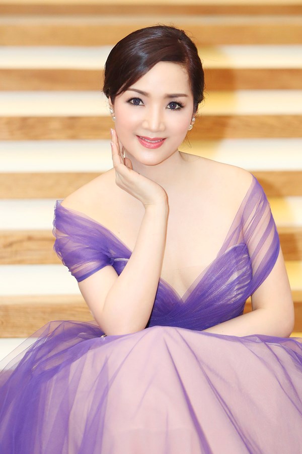 Ngày 12/12/2014, Giáng My đã bay từ Sài Gòn ra Hà Nội để dự tiệc vinh danh những doanh nhân xuất sắc năm 2014, chị là người phụ nữ duy nhất trong 5 người nhận được giải thưởng này.
