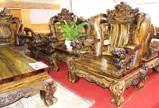 Chiêm ngưỡng bộ bàn ghế kỳ lân hơn 2 tỷ chỉ dành cho đại gia  là một trong những tin tức nổi bật 24h qua  