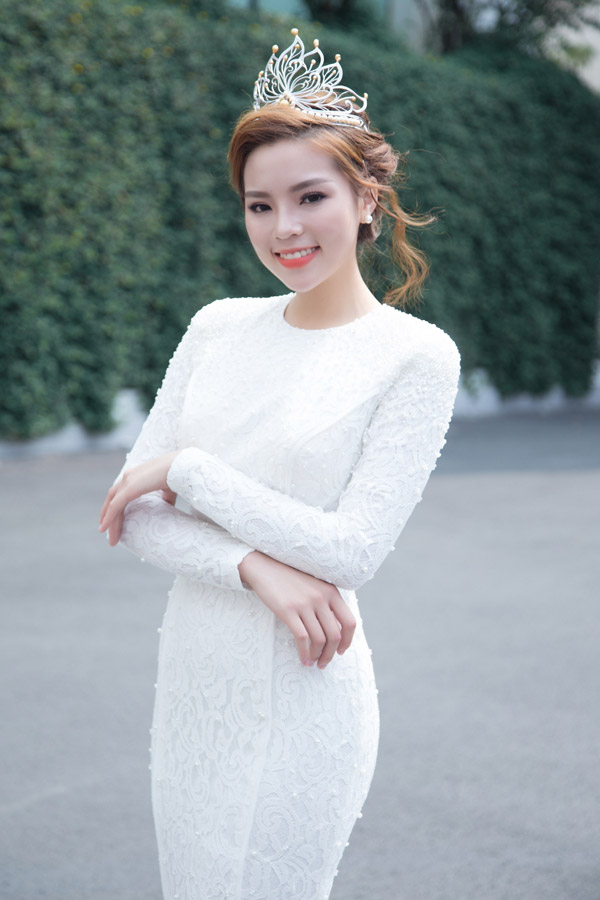 Cô cho biết: ''Thời điểm này, Duyên nghĩ mình không nên nói hay giải thích thêm về chuyện này nữa. Chỉ có một điều Duyên cần phải chia sẻ với những người yêu mến mình bấy lâu nay: Xin lỗi vì đã làm mọi người buồn khi phải nghe, đọc những tin tức không hay về Duyên trong thời gian qua. Duyên đã không thận trọng khi thể hiện cá tính, chiều chuộng cái tôi bằng những hành động dễ gây tranh cãi với cộng đồng''.