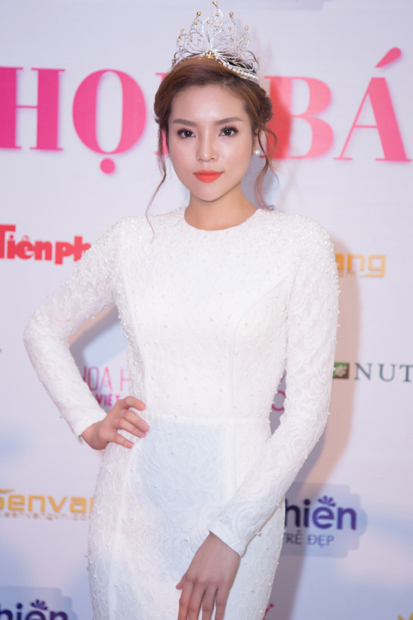 ''Duyên hy vọng, những sai lầm thời tuổi trẻ, sẽ giúp bản thân trưởng thành hơn trong tương lai. Sau hôm nay, Duyên đã nhận được một bài học lớn và lấy đó làm kinh nghiệm sống quý báu, để sống đẹp, sống tốt hơn như kỳ vọng, tin yêu của mọi người dành cho mình'', cô viết.