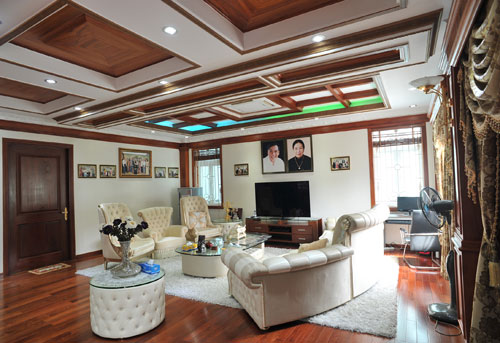 Nhưng chị bảo không thích bị gán cho cái biệt danh ca sĩ nhà trăm tỷ. 