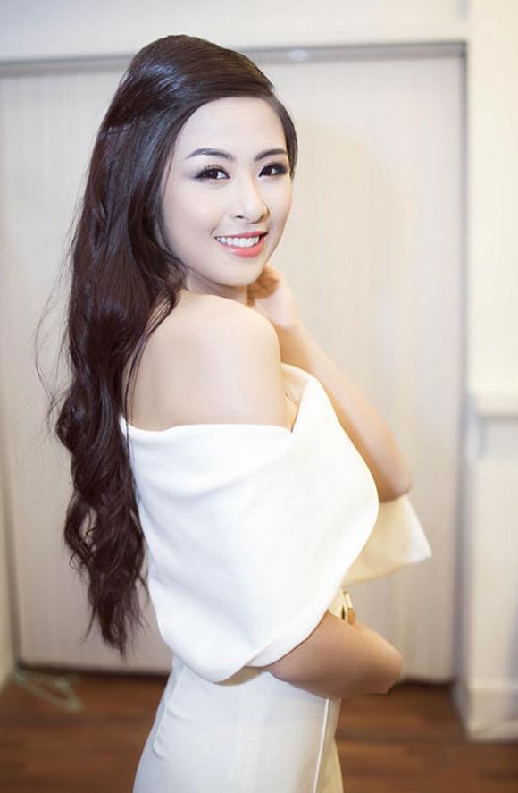 Hình ảnh Ngọc Hân khác nhiều so với chính cô sáu năm trước. Đăng quang Hoa hậu Việt Nam trong đêm chung kết diễn ra tại Tuần Châu, Quảng Ninh tháng 8/2010, Ngọc Hân chưa lập tức chiếm được tình cảm của số đông. 