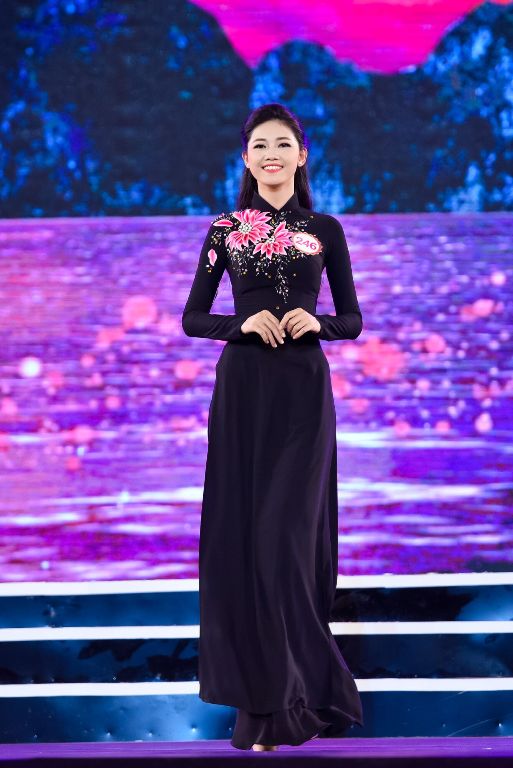 Thí sinh Ngô Thanh Thanh Tú, SBD 246, sinh năm 1994, đến từ Hà Nội Thí sinh Ngô Thanh Thanh Tú, SBD 246, sinh năm 1994, đến từ Hà Nội