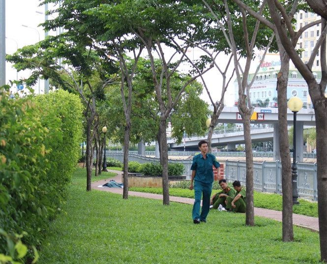 ph&aacute;t hiện thi thể nam thanh ni&ecirc;n nổi dưới k&ecirc;nh T&agrave;u Hủ l&agrave; một trong những tin tức nổi bật 24h qua    
