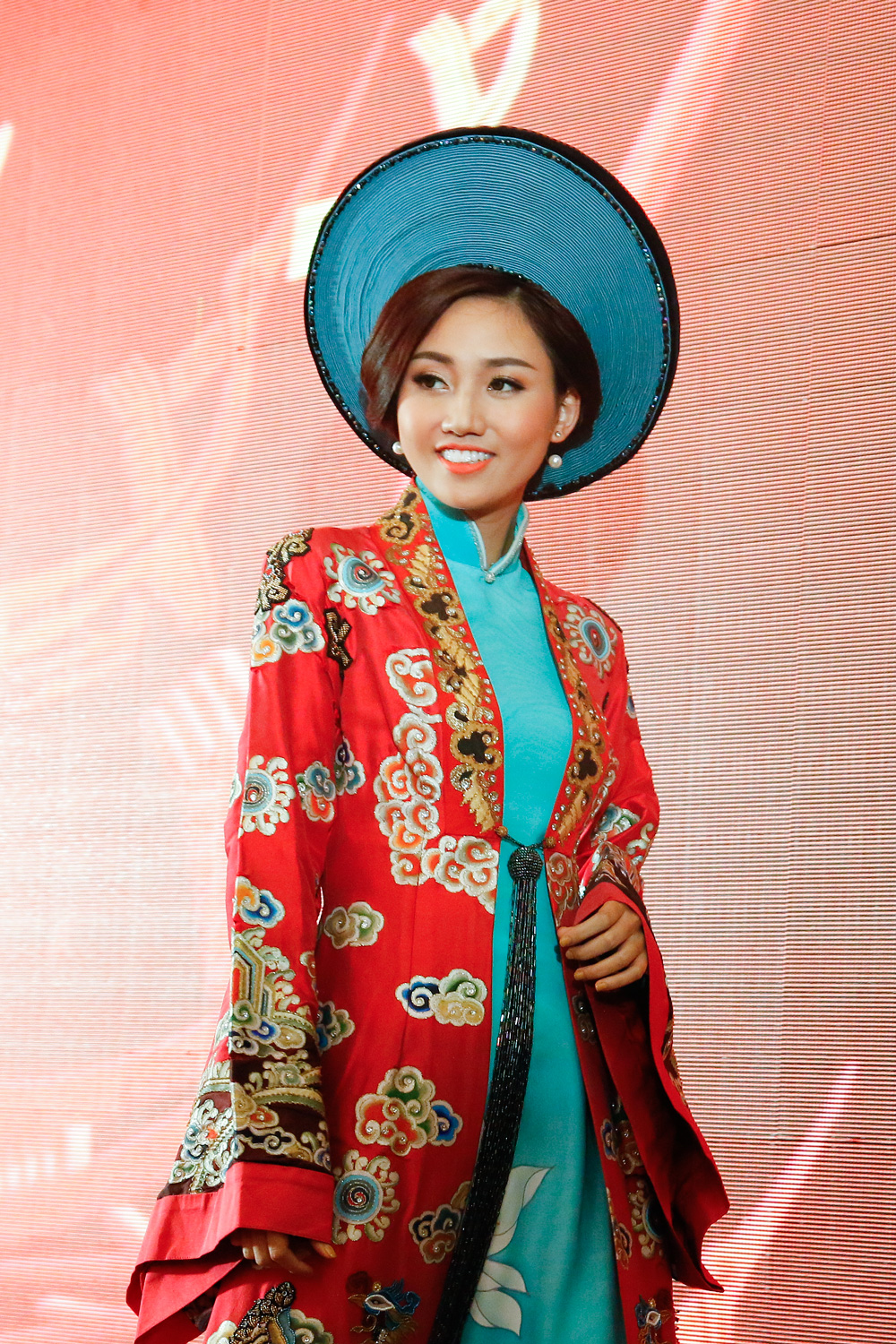 Những khán giả yêu thích Ngô Trà My có quyền mong chờ sự 'lột xác' hoàn toàn để toả sáng lộng lẫy của cô gái trẻ này.