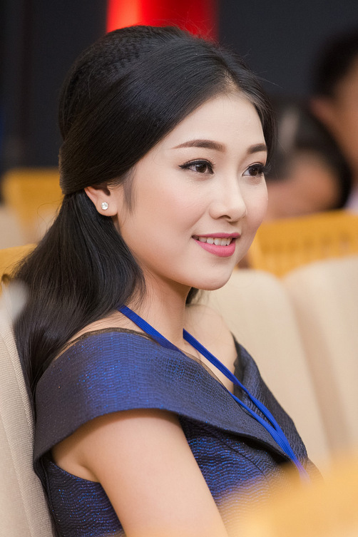 Ngoài gương mặt hài hòa, dễ tạo thiện cảm với người đối diện, các chỉ số hình thể của Kiều Vỹ khá chuẩn. Cô cao 1,71 m nặng 49 kg với số đo 3 vòng: 83 - 61 - 89 cm.