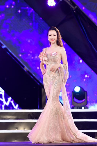 Cô từng lọt top 15 cuộc thi Hoa hậu Hoàn vũ Việt Nam 2015. Cô từng lọt top 15 cuộc thi Hoa hậu Hoàn vũ Việt Nam 2015.