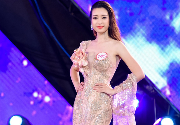 Đại học Ngoại thương ngoài việc được biết tới là cơ sở đào tạo giáo dục có chất lượng thuộc ''top'' đầu cả nước, ngôi trường này còn gắn liền với việc có số lượng lớn ''mỹ nhân'' tài sắc từng đoạt danh hiệu Hoa hậu, Á hậu tại các cuộc thi sắc đẹp. Đại học Ngoại thương ngoài việc được biết tới là cơ sở đào tạo giáo dục có chất lượng thuộc ''top'' đầu cả nước, ngôi trường này còn gắn liền với việc có số lượng lớn ''mỹ nhân'' tài sắc từng đoạt danh hiệu Hoa hậu, Á hậu tại các cuộc thi sắc đẹp.