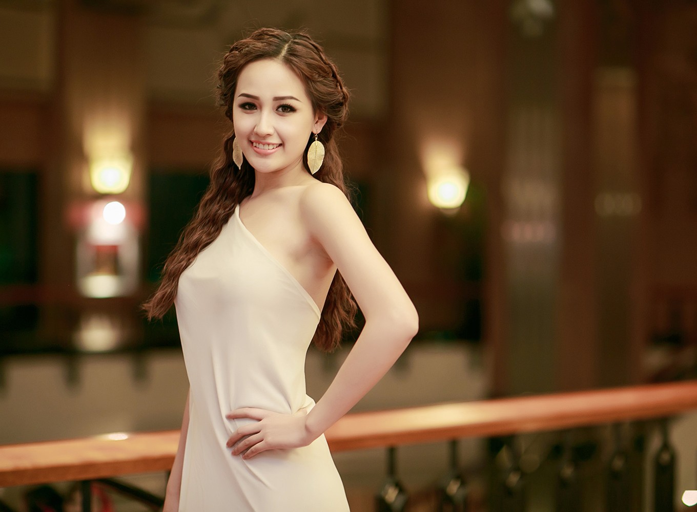 Cô giành vương miện trong cuộc thi Hoa hậu quốc gia được tổ chức vào tháng 8 năm 2006 tại Nha Trang, Khánh Hòa.