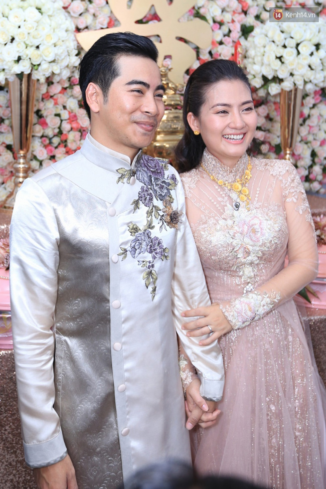 Tuy nhiên, sau gần 4 năm chung sống, Ngọc Lan và T bất ngờ chia tay. Theo tiết lộ của nữ diễn viên này, khi cô thèm một mái ấm Đăng ký và nhận 60K 24 bao lì xì miễn phí mỗi ngày và cũng muốn kết hôn để làm cho cuộc sống mới mẻ hơn thì T lại không đồng ý.