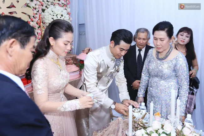Cả hai gặp nhau khi tham gia phim Mùa nắng lạ. Sau một thời gian ngắn tìm hiểu, Đoàn Thành Tài đã cầu hôn Ngọc Lan nhân dịp sinh nhật cô, đồng thời đưa Ngọc Lan về ra mắt Đăng ký và nhận 60K 24 bao lì xì miễn phí mỗi ngày ở Bến Tre.
