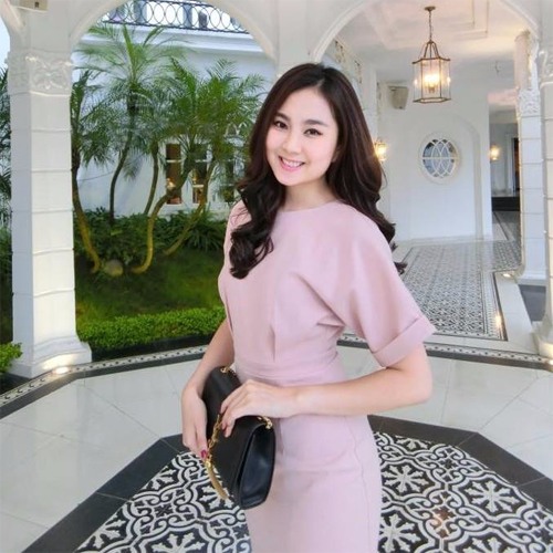 Trong suốt 10 năm gắn bó và yêu thương, Mai Ngọc rất ít khi chia sẻ về bạn trai và thỉnh thoảng cô mới đăng tải hình ảnh đi chơi chung với người yêu lên trang cá nhân. 
