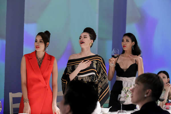 Câu nói này không chỉ khiến chính Hồ Ngọc Hà phải nhăn mặt mà người xem có phần khó hiểu.