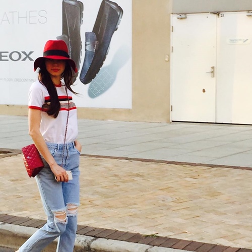 Nữ ca sĩ Hồ Ngọc Hà, Hoa hậu Phạm Hương, hoa khôi Lan Khuê là bộ ba giám khảo của The Face gây ấn tượng với những món hàng hiệu đắt đỏ. Nữ ca sĩ Hồ Ngọc Hà, Hoa hậu Phạm Hương, hoa khôi Lan Khuê là bộ ba giám khảo của The Face gây ấn tượng với những món hàng hiệu đắt đỏ.