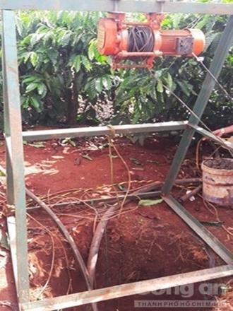 Tin tức 24h ng&agrave;y 2/8 đề cập đến việc Điện giật chết thợ đ&agrave;o giếng thu&ecirc;