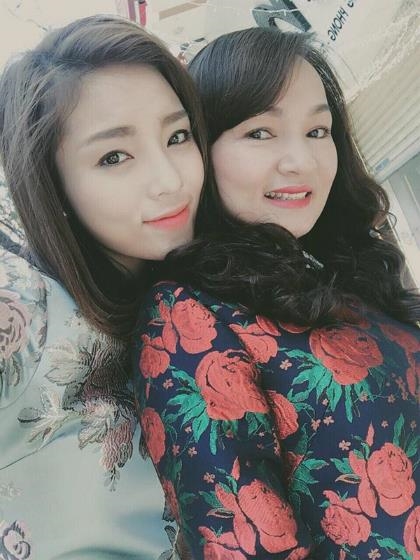 Tuy nhiên, cô đã không lựa chọn con đường trở thành hot girl hay người mẫu từ sớm mà chú tâm học tập.