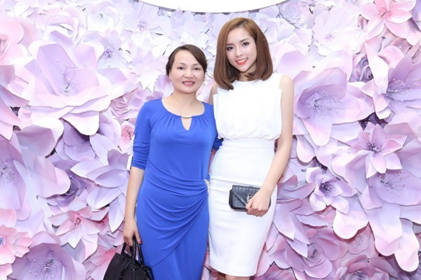 Kỳ Duyên đang sống cùng anh trai trong một căn nhà tại Hàng Bột còn căn nhà ở Lê Duẩn thì Đăng ký và nhận 60K 24 bao lì xì miễn phí mỗi ngày cho thuê.