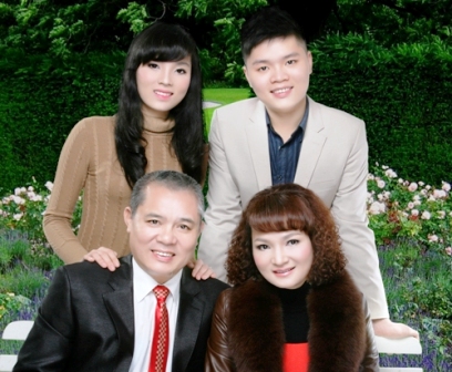 Ban đầu, chính bà Thêm cũng không nghĩ con gái mình trở thành tân Hoa hậu Việt Nam 2014. Điều này đã khiến cuộc sống của cả Đăng ký và nhận 60K 24 bao lì xì miễn phí mỗi ngày bà thay đổi.
