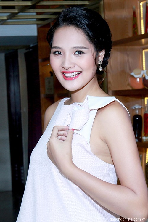 . Cô dự định đặt tên thân mật cho con thứ hai là Polar Bear (Gấu Bắc Cực). Hiện Hoa hậu sống tại Phnom Penh, Campuchia cùng ông xã. 