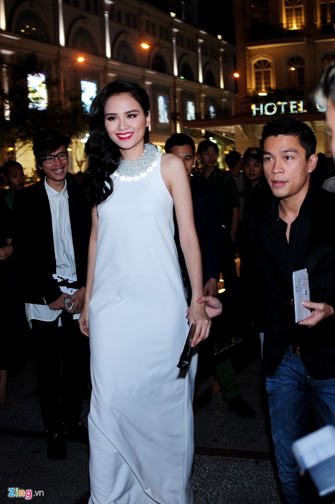 Diễm Hương được cho là kết hôn từ năm 2011 với doanh nhân Đinh Trường Chinh, ông là chủ đầu tư của nhiều dự án