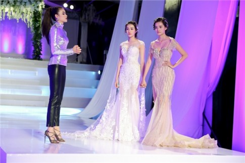 Ngay tập mở màn, Hoa hậu Hoàn vũ Việt Nam đã khiến nhiều người vô cùng bất ngờ bởi họ nhìn thấy ở cô một hình ảnh khác xa những gì cô xây dựng từ trước đến giờ. 