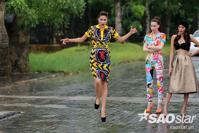 Ngay từ vòng sơ tuyển, Phạm Hương luôn thể hiện sự tự tin vào cách lựa chọn và huấn luyện thí sinh trong đội của mình. 