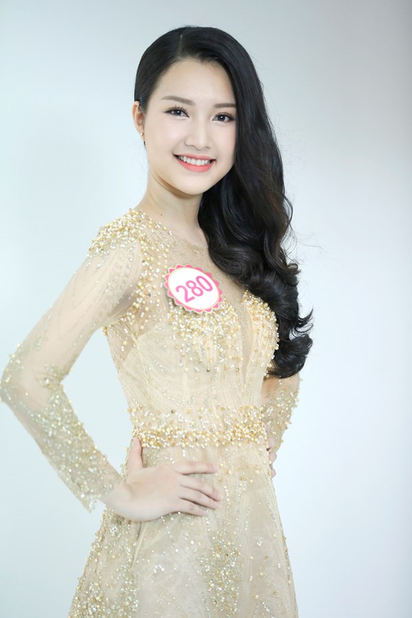 Trả lời Zing.vn về nghi vấn từng có thí sinh tham gia cuộc thi nhan sắc ngoài lãnh thổ Việt Nam giả mạo chữ ký, cục trưởng Cục Nghệ thuật Biểu diễn - ông Nguyễn Đăng Chương - khẳng định cho đến giờ phút này chưa có bất kỳ người đẹp nào giả mạo chữ ký của ông để tham gia cuộc thi quốc tế.